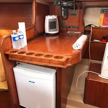 Voilier Loc 船屋 多维尔